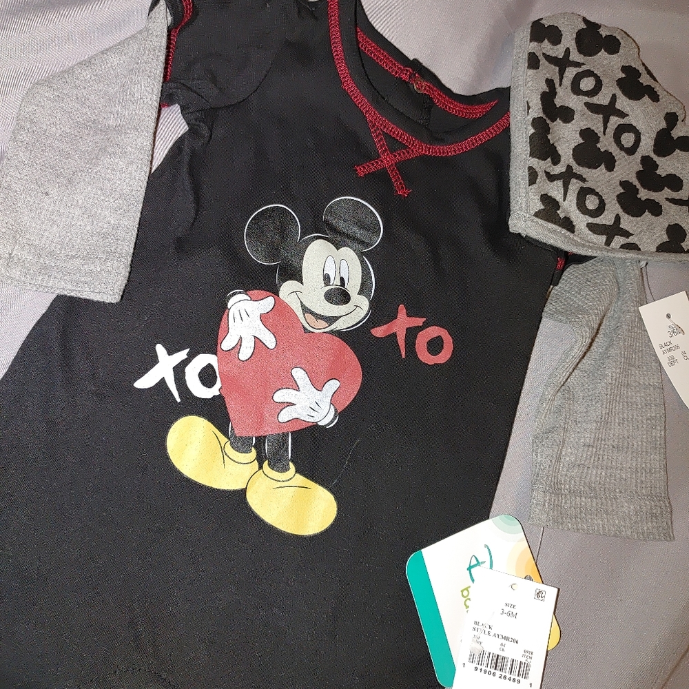 SOLD🚨Mickey mouse valentines romper